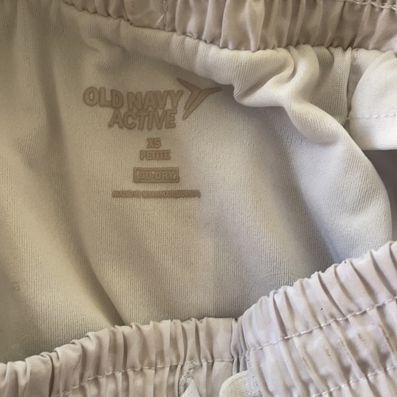 Old Navy white cheetah print shorts - Picture 4 of 4